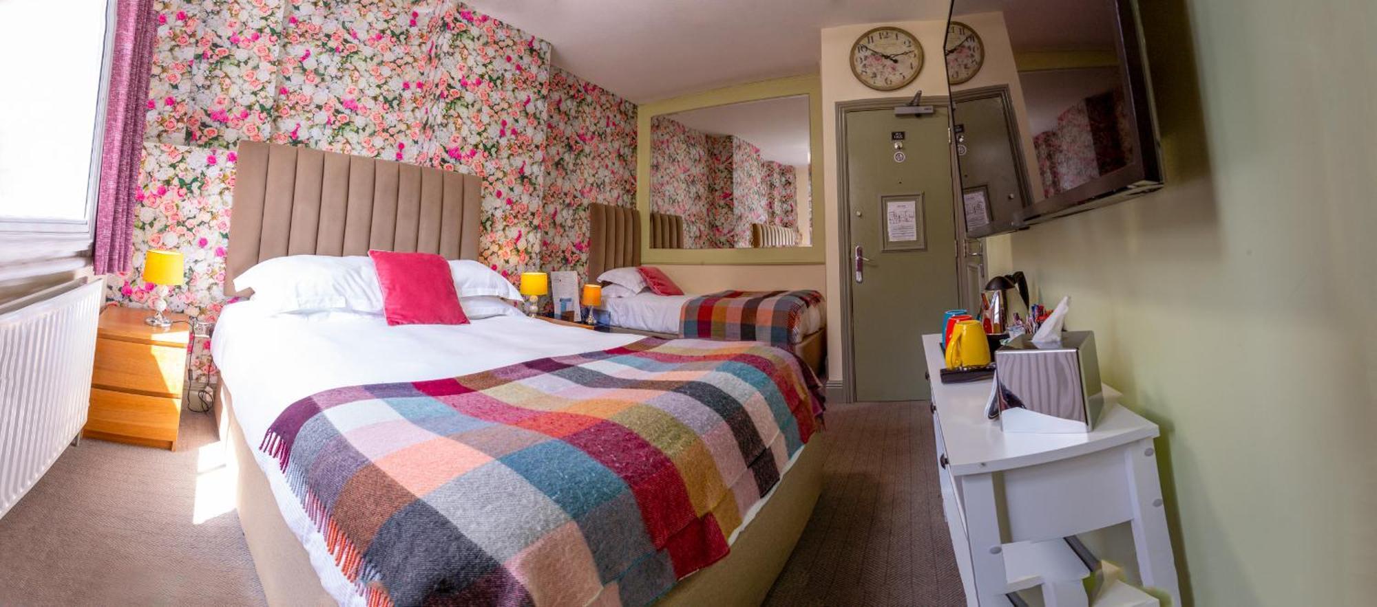 The Griffin Belle Hotel Vauxhall London Room photo