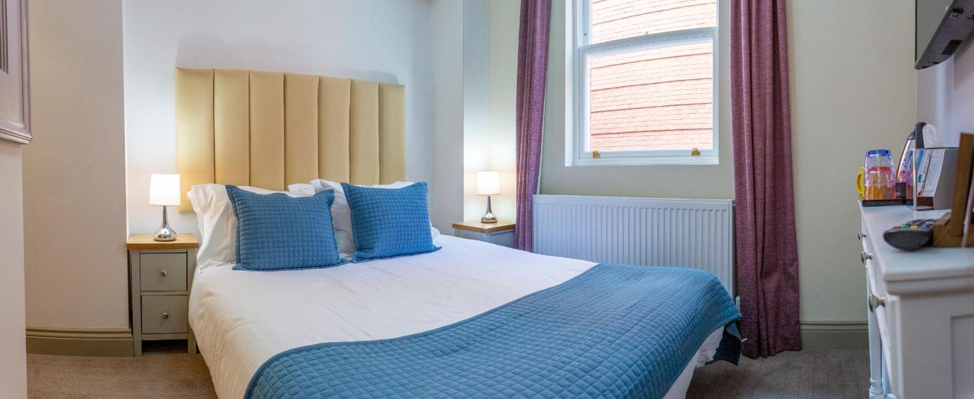 The Griffin Belle Hotel Vauxhall London Room photo